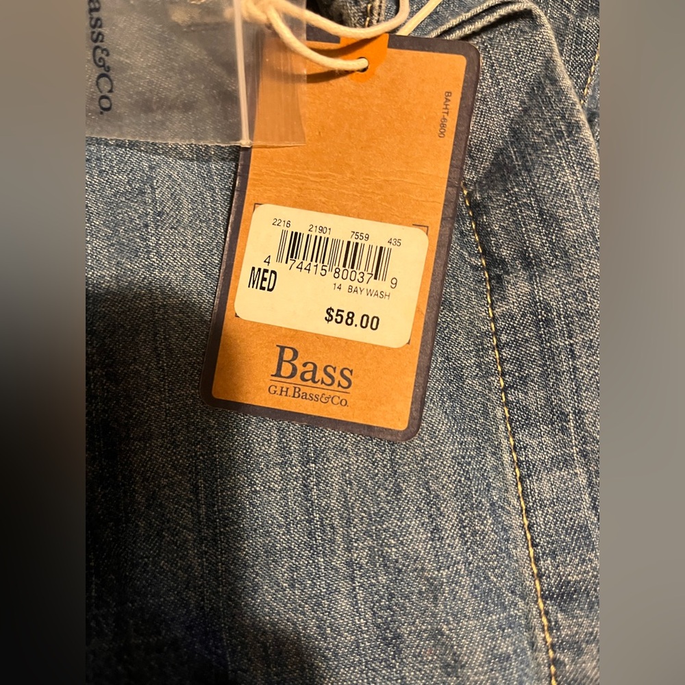Sleeveless Denim Button-Up Shirt - Picture 3 of 5